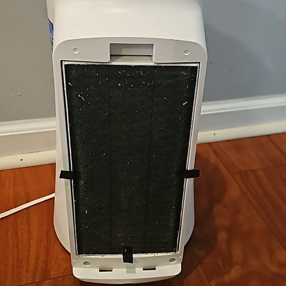 Febreze Mini Tower Air Purifier with Dual-Action HEPA-Type Filter, FHT180W, - Picture 5 of 8